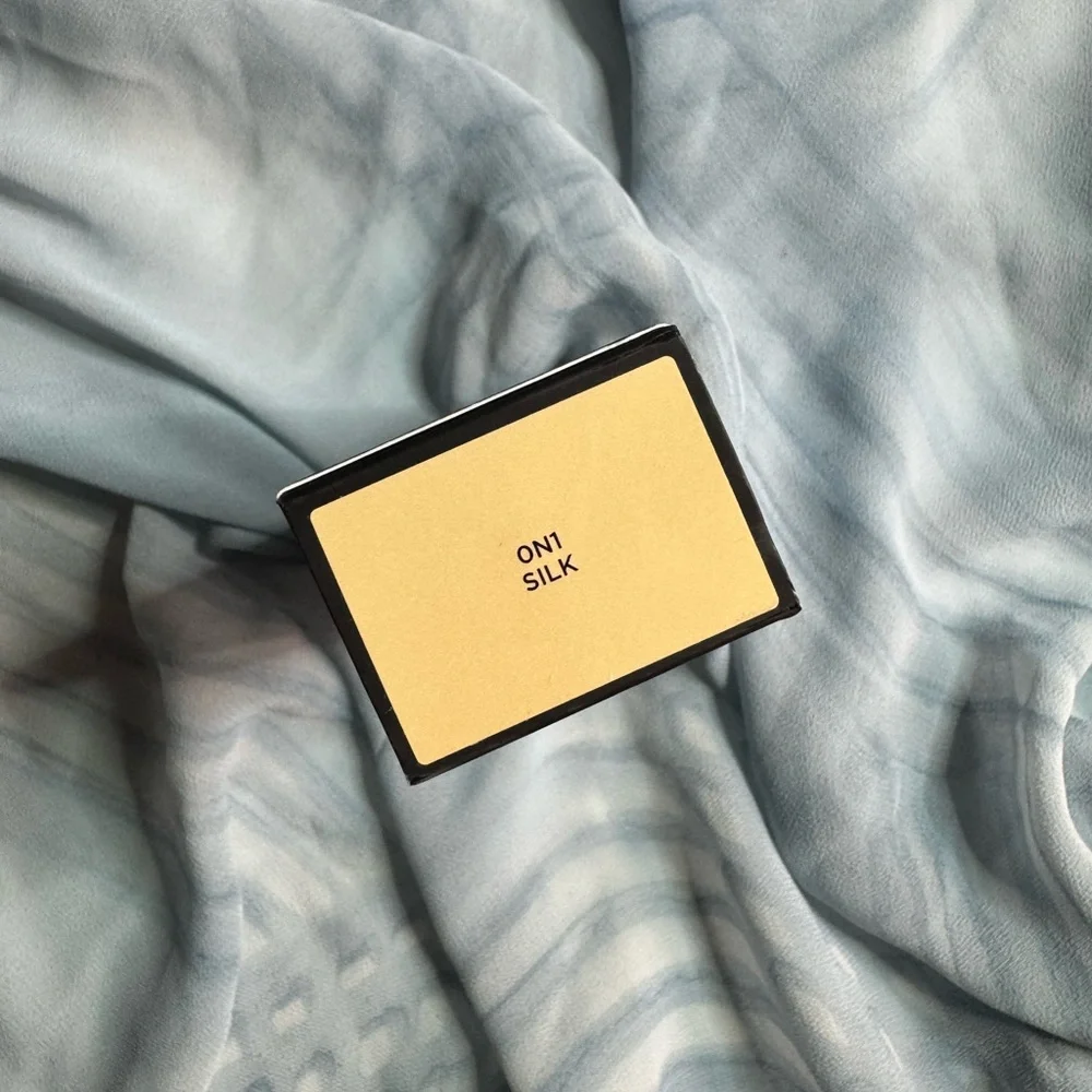Laura Mercier Real Flawless Foundation - ON1 Silk